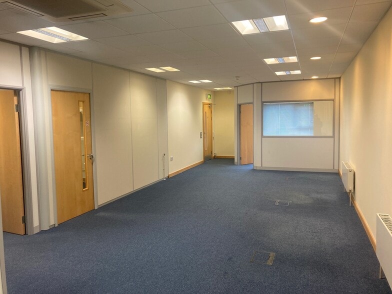A4 Old Gloucester Rd, Bristol for lease - Interior Photo - Image 2 of 6