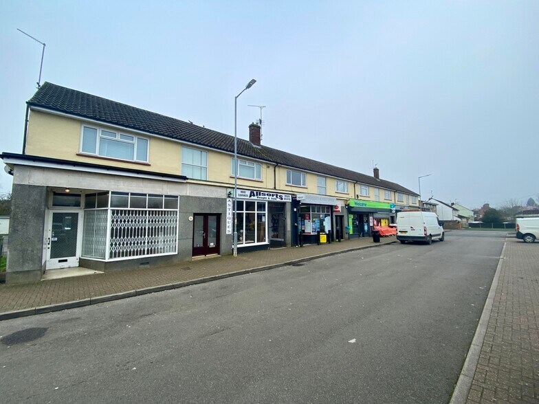 96 Clarence Rd, Leighton Buzzard à louer - Photo du bâtiment - Image 2 de 2
