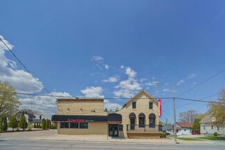 More details for 2204 Washington St, Manitowoc, WI - Retail for Sale