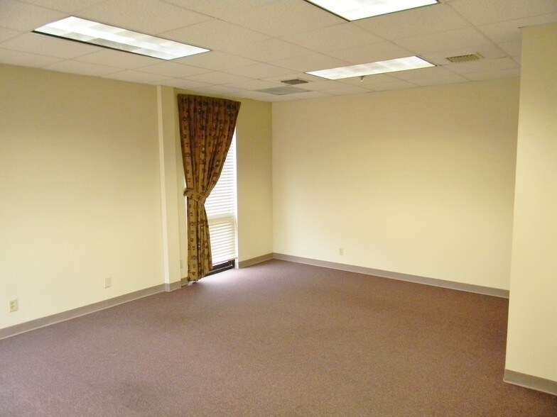 1811 Auburn Ave, Monroe, LA à louer - Photo du bâtiment - Image 3 de 52