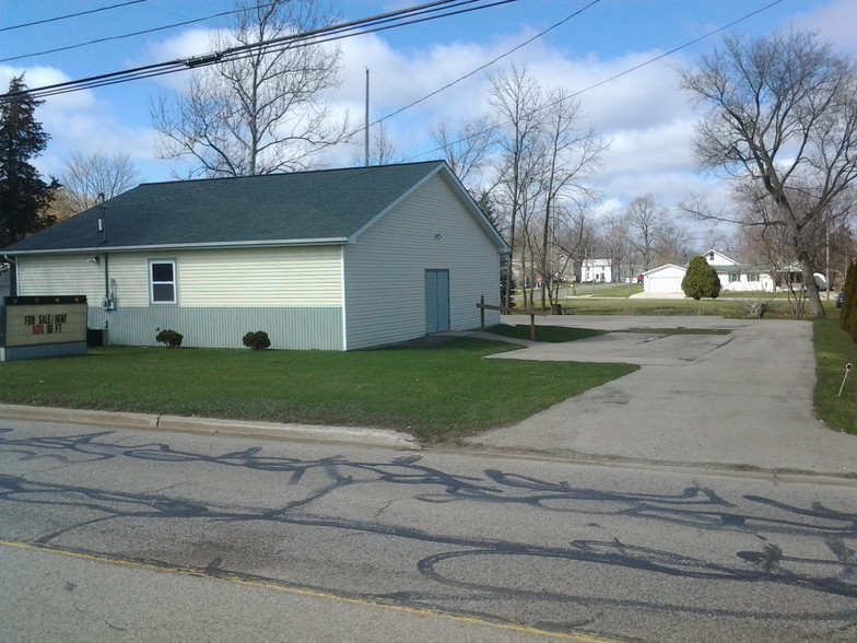 317 S McDonnell St, Corunna, MI for lease - Building Photo - Image 3 of 24