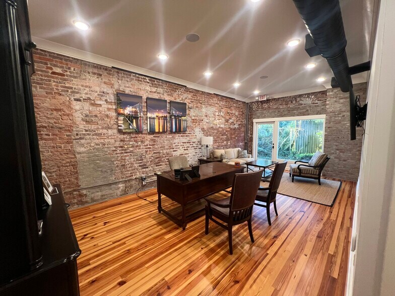 419 Montgomery St, Savannah, GA à vendre - Photo du bâtiment - Image 2 de 24