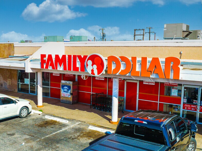 2701-2755 N Grandview Ave, Odessa, TX à louer - Photo du bâtiment - Image 2 de 18