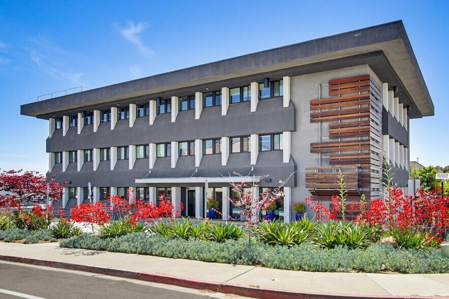 3033 Bunker Hill St, San Diego, CA à louer - Photo du bâtiment - Image 3 de 7
