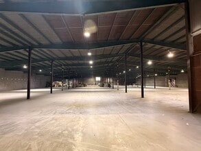 451 Gordon St, Roseville, OH for lease Interior Photo- Image 2 of 17