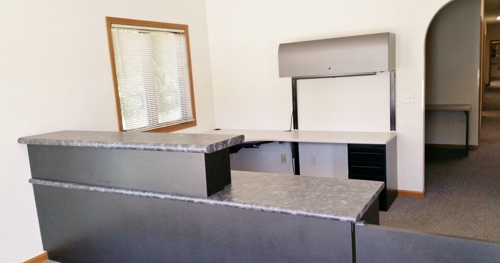 3345 State Road 93, Eau Claire, WI à louer - Photo du bâtiment - Image 2 de 6