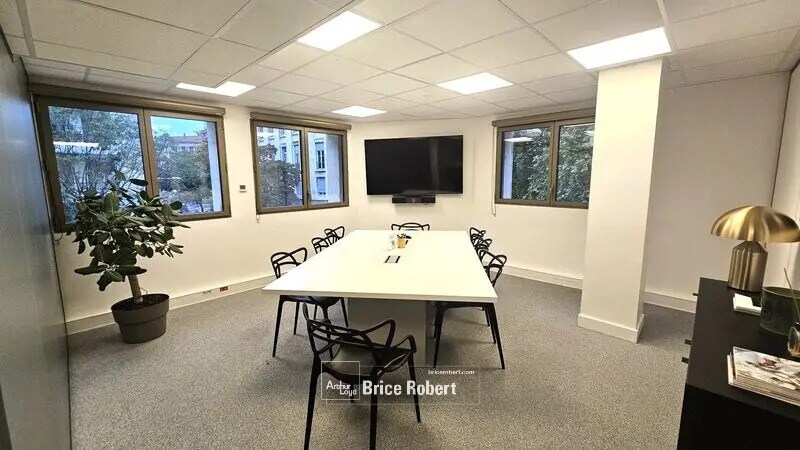 Bureau dans Lyon à louer - Photo du bâtiment - Image 3 de 9