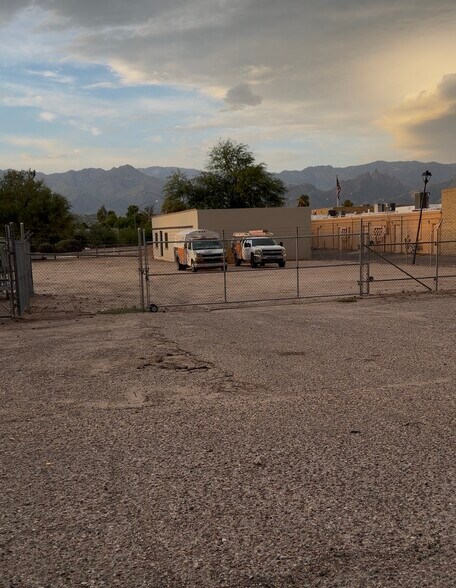 7821 E Wrightstown Rd, Tucson, AZ à vendre - Photo du bâtiment - Image 2 de 11