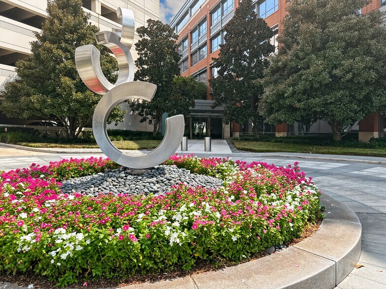 3 Sugar Creek Center Blvd, Sugar Land, TX à louer - Photo du bâtiment - Image 3 de 16