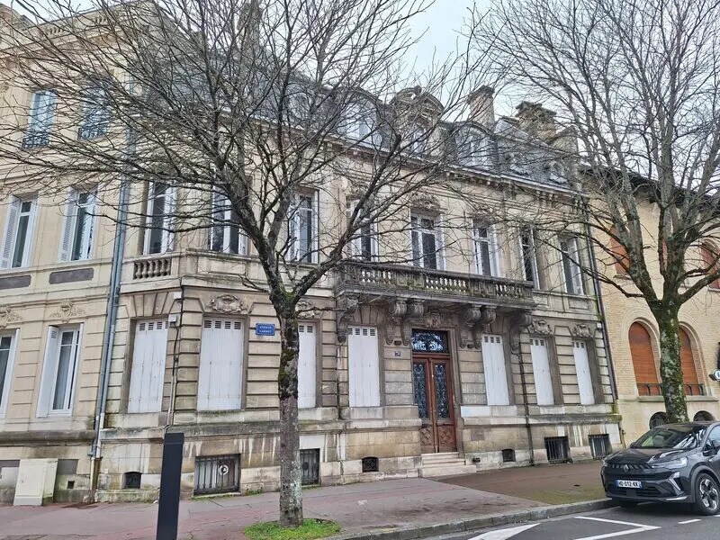 Office in Bordeaux for lease Building Photo- Image 1 of 14