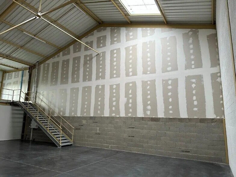 Local d'activités dans Bourgoin-Jallieu à vendre - Photo intérieure - Image 3 de 7