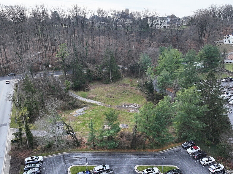 8328 Bellona Ave, Towson, MD à vendre - Photo du bâtiment - Image 1 de 5