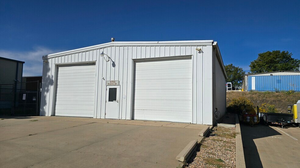 5735 Bueno Dr, Fort Collins, CO à vendre - Photo du bâtiment - Image 2 de 9