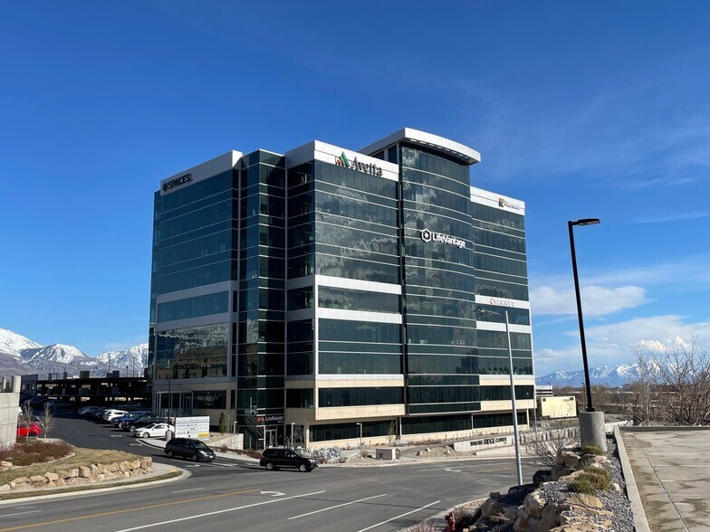 3300 N Triumph Blvd, Lehi, UT à louer - Photo du bâtiment - Image 1 de 20