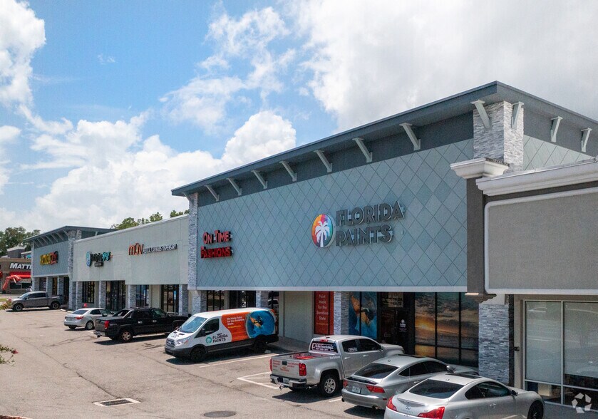 64-74 Blanding Blvd, Orange Park, FL à louer - Photo du bâtiment - Image 2 de 2