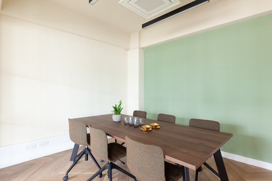 6-10A Great Portland St, Londres à louer - Photo du bâtiment - Image 2 de 7