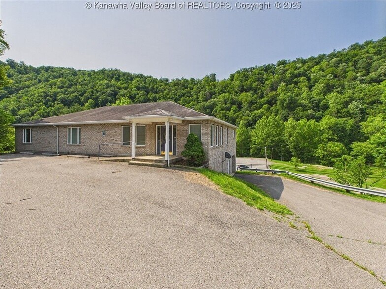 319 Main St, Clay, WV à vendre - Photo principale - Image 1 de 16
