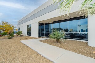 3215 Birtcher Dr, Las Vegas NV - Entrepôt