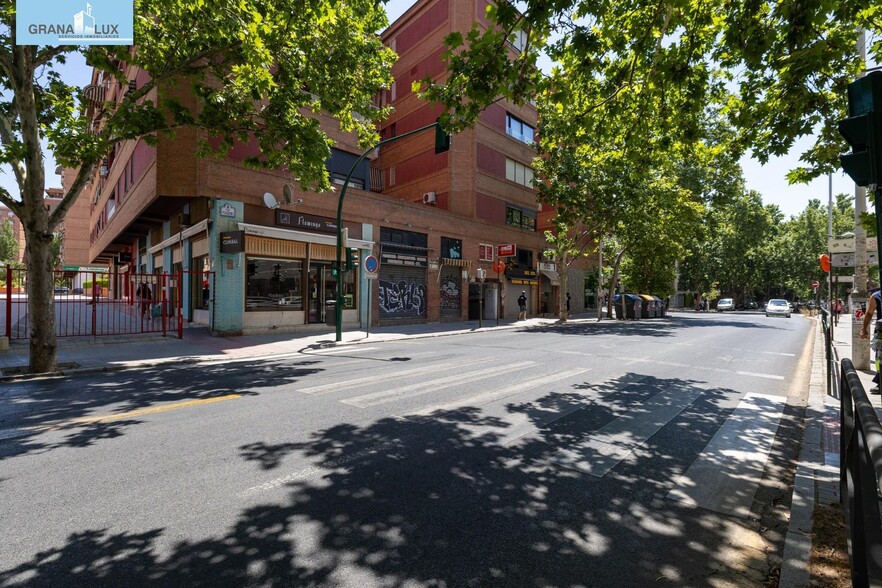 Retail in Granada for sale - Building Photo - Image 3 of 36