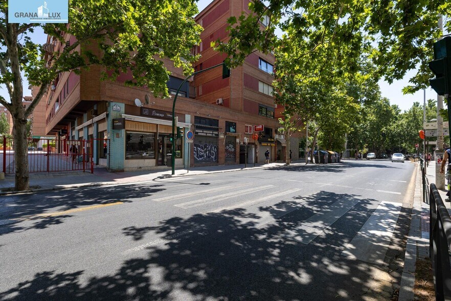 Commerce de détail dans Granada à vendre - Photo du bâtiment - Image 3 de 36