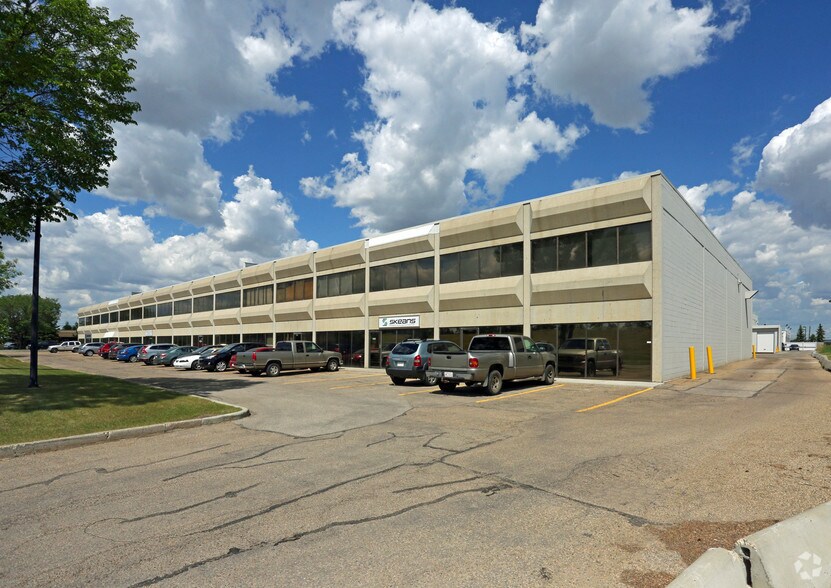 8856-8884 48 Ave, Edmonton, AB à vendre - Photo principale - Image 1 de 1