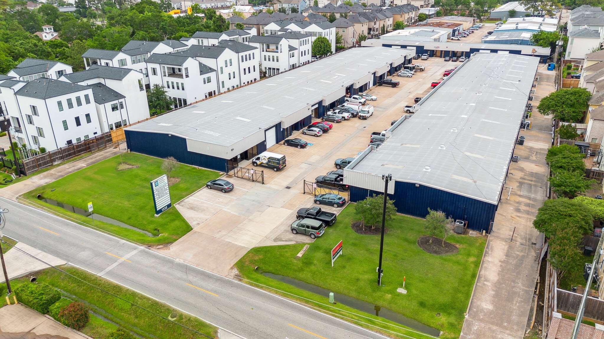 1330 Sherwood Forest St, Houston, TX for lease Primary Photo- Image 1 of 6