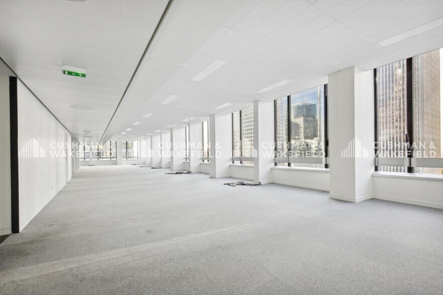 Office in Courbevoie for lease - Interior Photo - Image 3 of 8