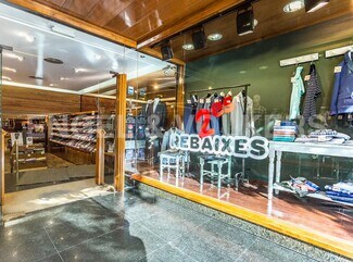 Plus de détails pour Multi-résidentiel à vendre