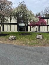 315 Ushers Rd, Ballston Lake, NY à louer Photo du bâtiment- Image 1 de 11