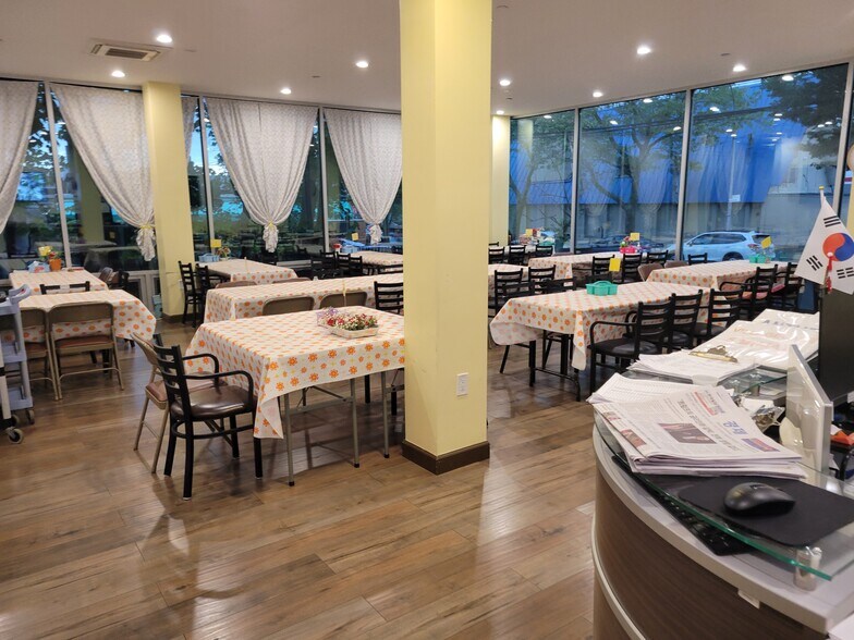 3541 156th St, Flushing, NY à vendre - Photo du bâtiment - Image 2 de 13