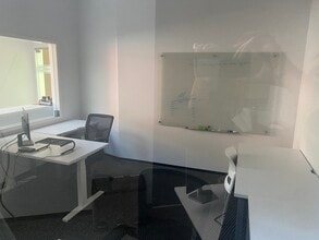 2400 Dollarton Hwy, North Vancouver, BC à louer Photo intérieure- Image 2 de 14