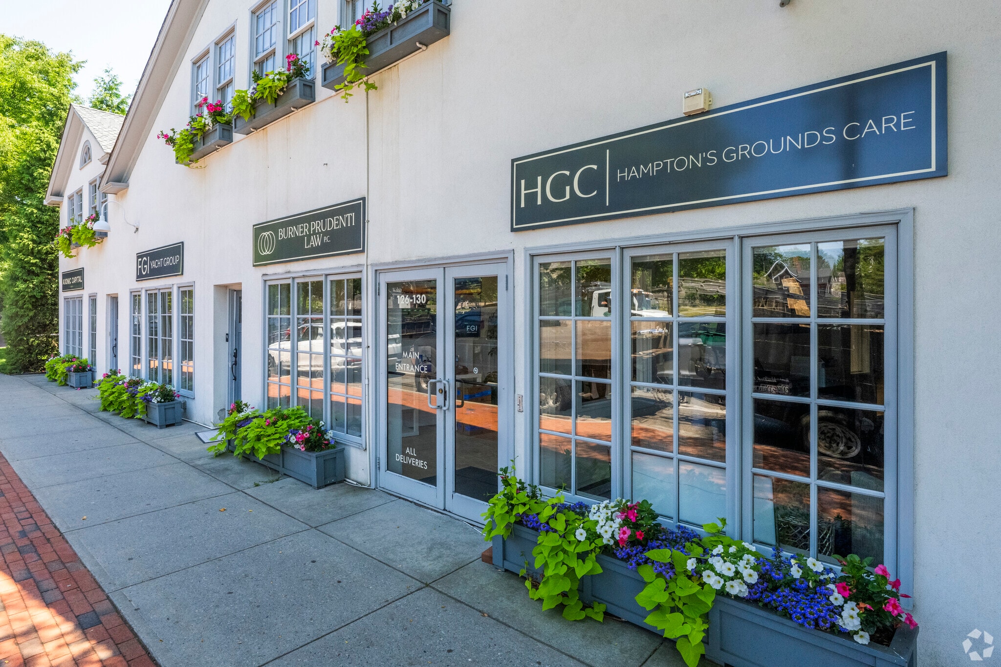 126-130 N Main St, East Hampton, NY for lease Building Photo- Image 1 of 11