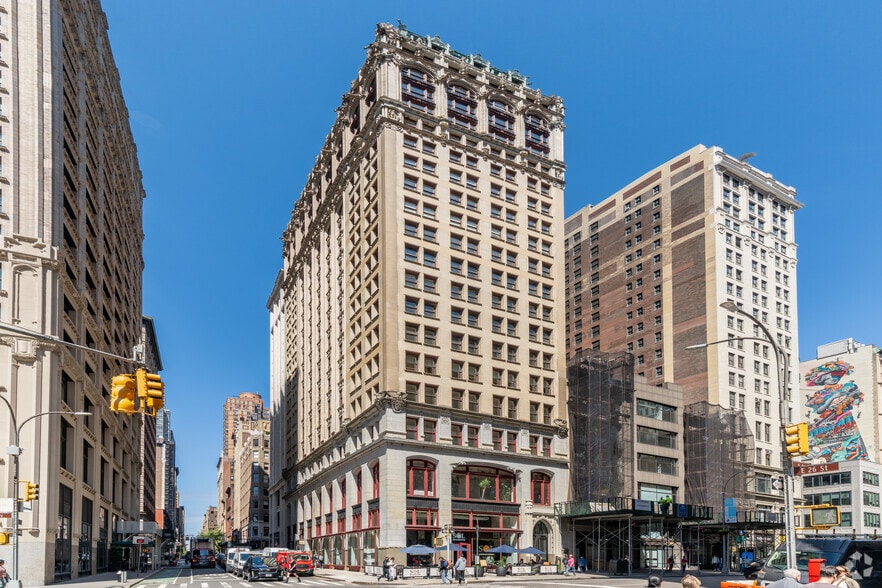 220 Fifth Ave, New York, NY for lease - Building Photo - Image 1 of 1