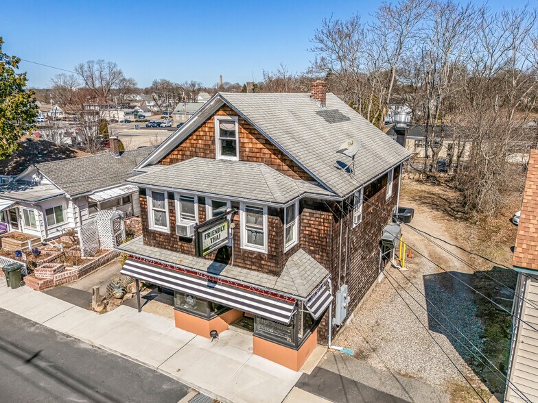 108-110 Poquonnock Rd, Groton, CT à vendre - Photo du bâtiment - Image 3 de 24