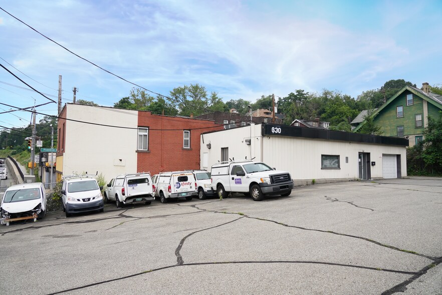 630 Ardmore Blvd, Wilkinsburg, PA à vendre - Photo du bâtiment - Image 1 de 5