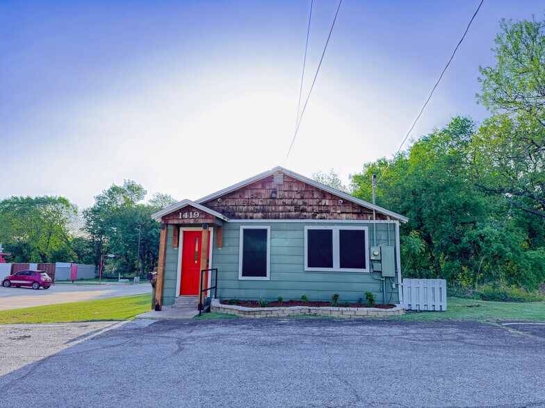 1419 S Main St, Weatherford, TX à vendre - Photo du bâtiment - Image 2 de 15