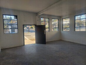 5196 Alhambra Ave, Los Angeles, CA for lease Interior Photo- Image 1 of 3