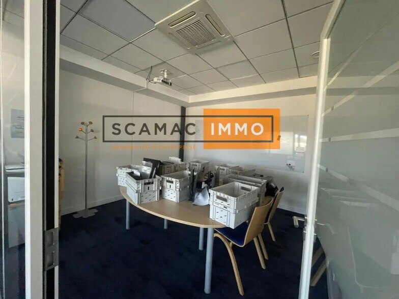 Bureau dans Égly à louer - Photo intérieure - Image 2 de 14