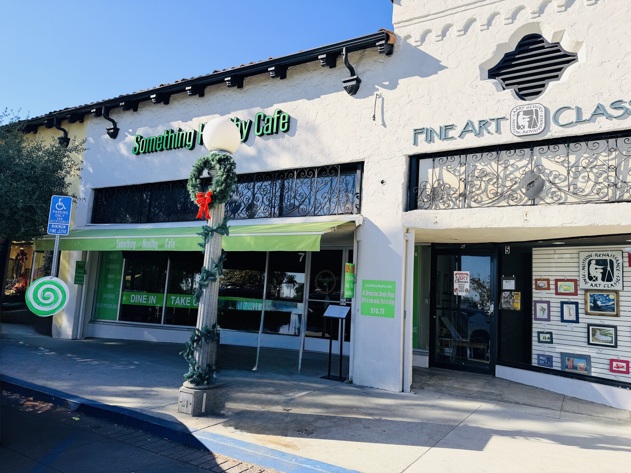 5-11 Kersting Ct, Sierra Madre, CA à louer Photo du bâtiment- Image 1 de 3