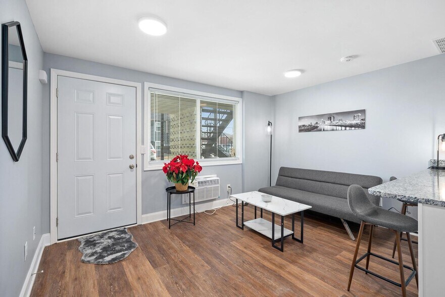 567-581 Riverview Dr, Columbus, OH for sale - Building Photo - Image 3 of 43