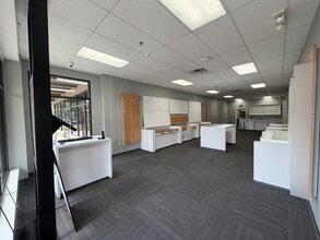 Valley Ave, Winchester, VA for lease Interior Photo- Image 2 of 3