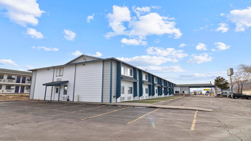 1509 6th St, Wells, NV à vendre - Photo du bâtiment - Image 2 de 40