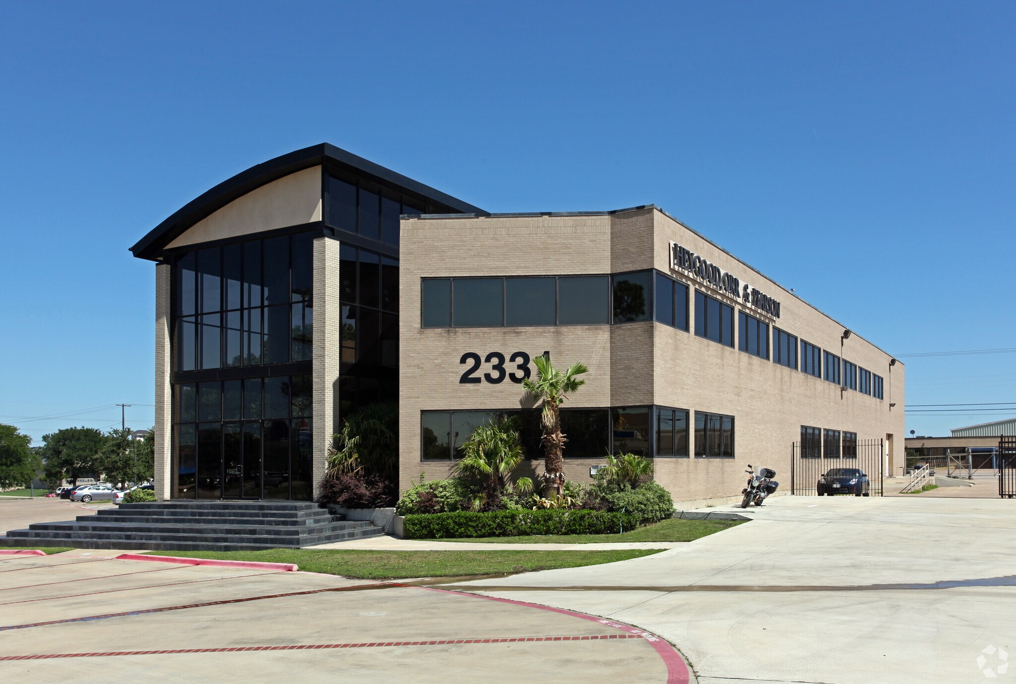 2331 W Northwest Hwy, Dallas, TX à louer Photo du bâtiment- Image 1 de 7