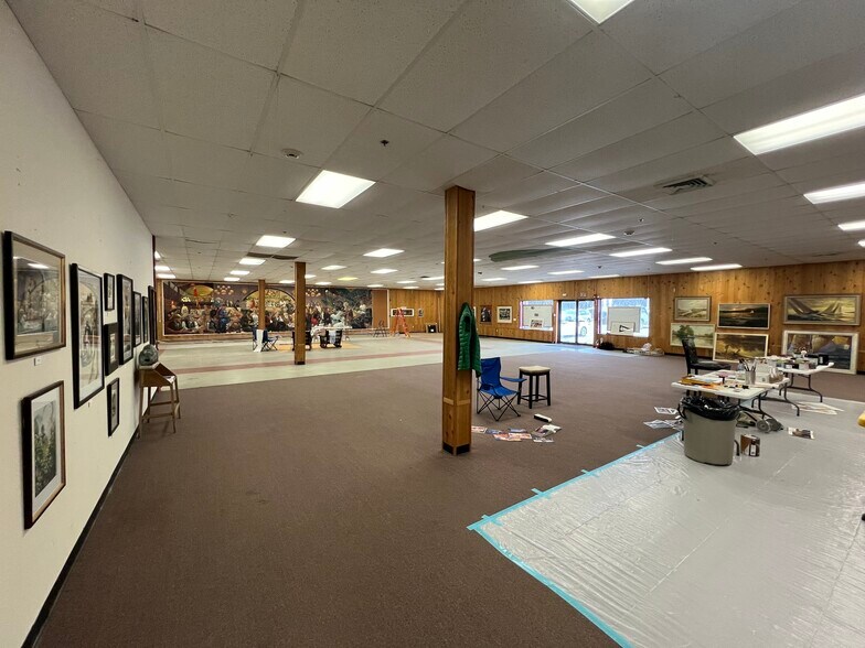 681 Bath Rd, Wiscasset, ME à louer - Photo du bâtiment - Image 3 de 8