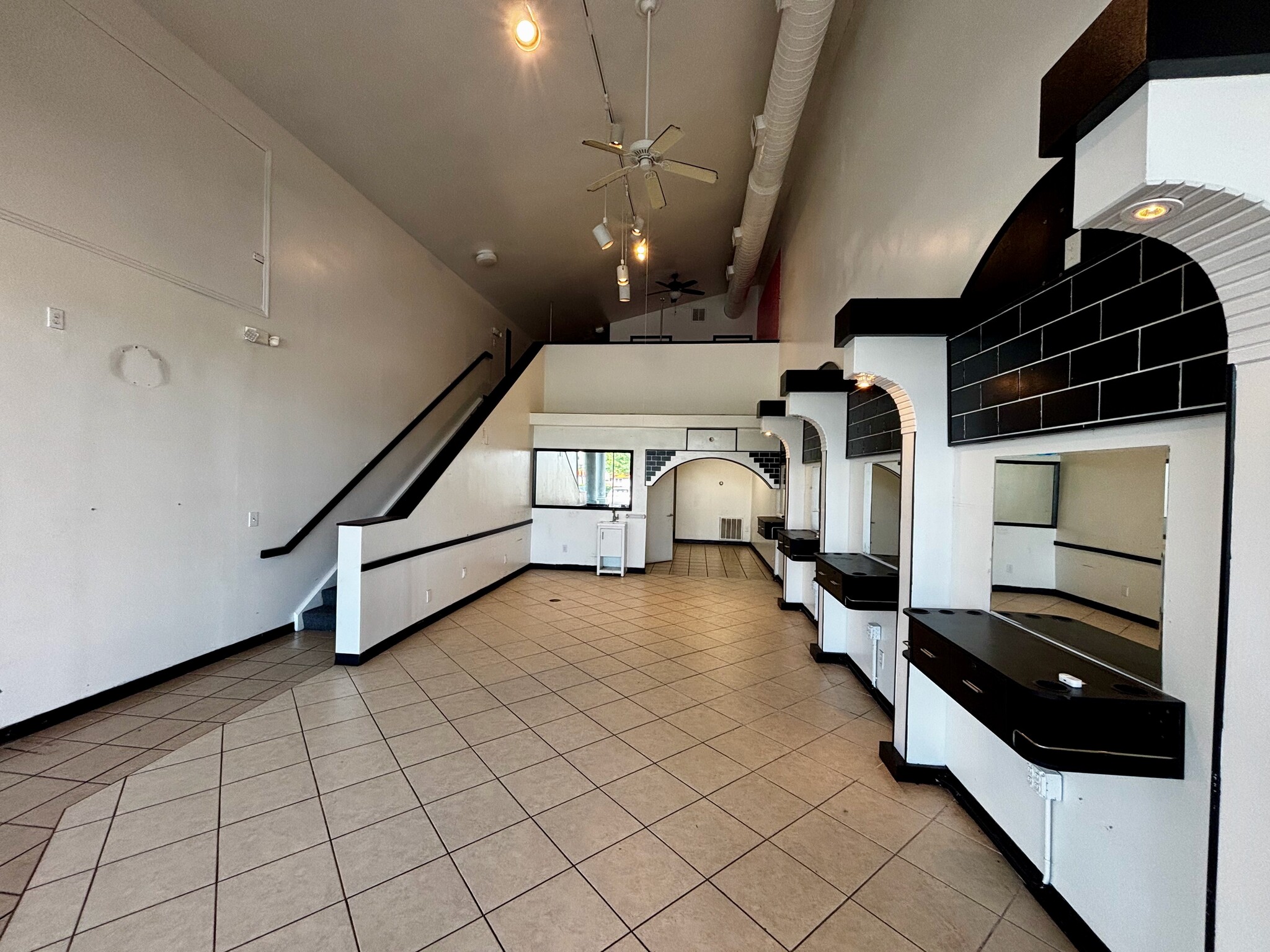 565 E New Circle Rd, Lexington, KY à louer Photo intérieure- Image 1 de 4