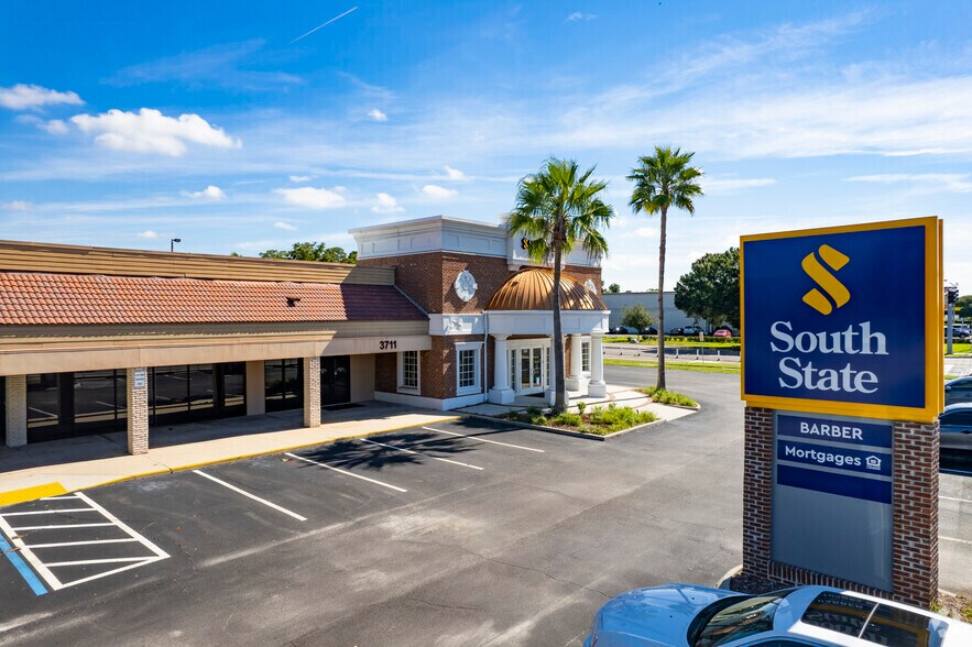 3711 Tampa Rd, Oldsmar, FL à louer - Photo du bâtiment - Image 3 de 10