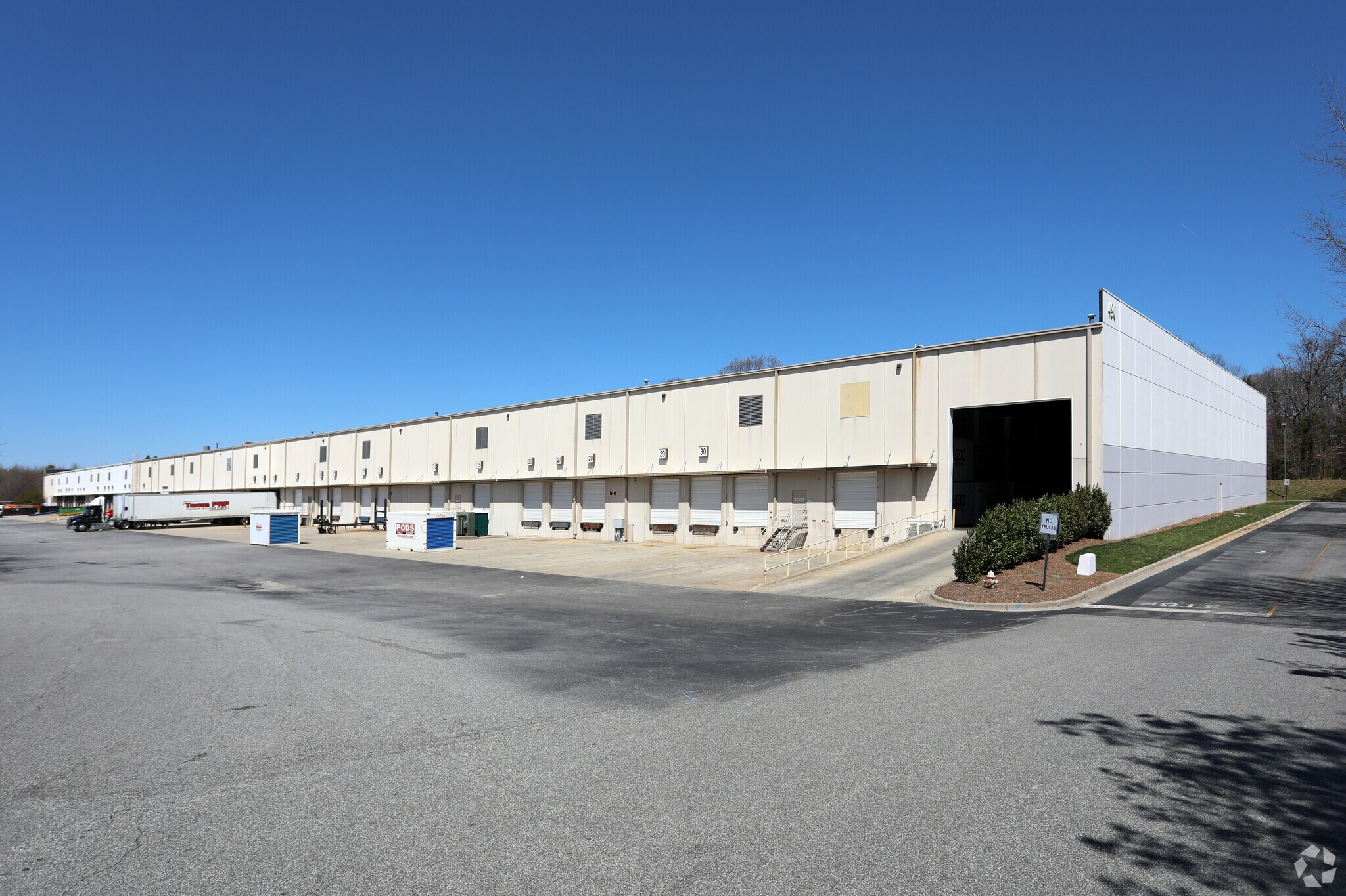 488 Gallimore Dairy Rd, Greensboro, NC for lease Primary Photo- Image 1 of 15