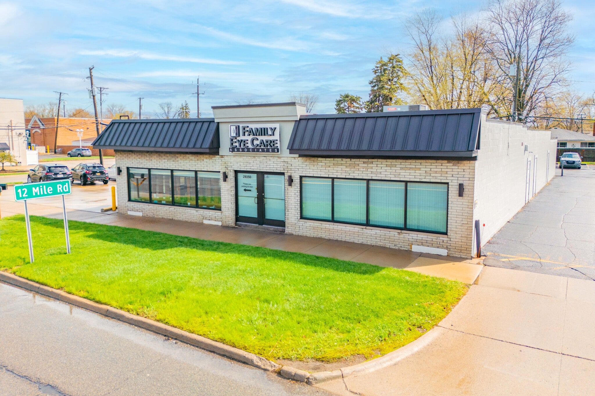 29350 Harper Ave, Saint Clair Shores, MI for sale Primary Photo- Image 1 of 9