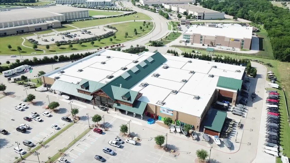 1 Cabela Dr, Allen, TX à vendre - Vidéo réalisée avec un drone - Image 2 de 9