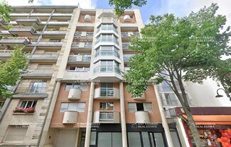 Plus de détails pour Multi-résidentiel à vendre
